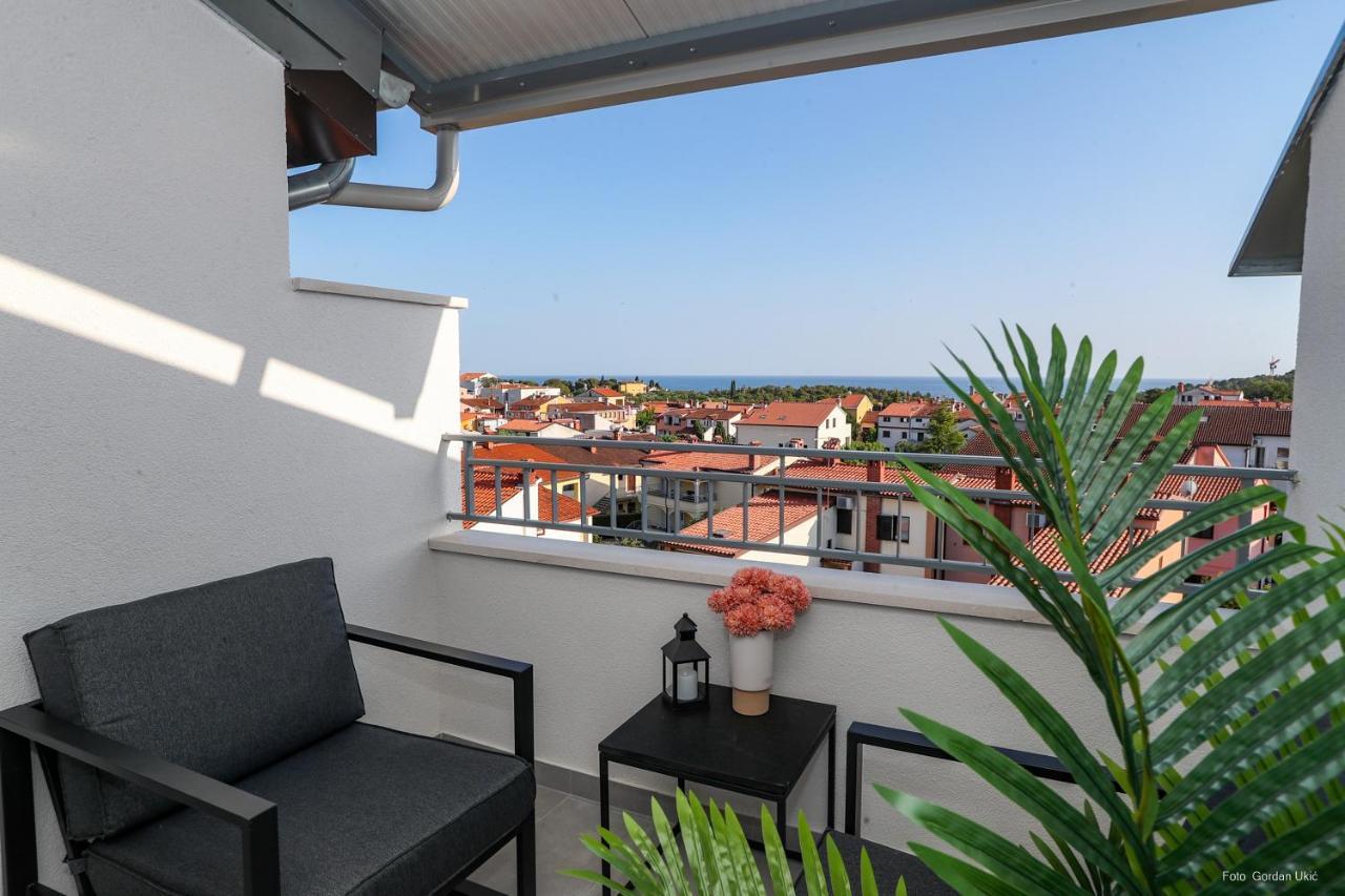 Blue Sky Apartment 罗维尼 外观 照片