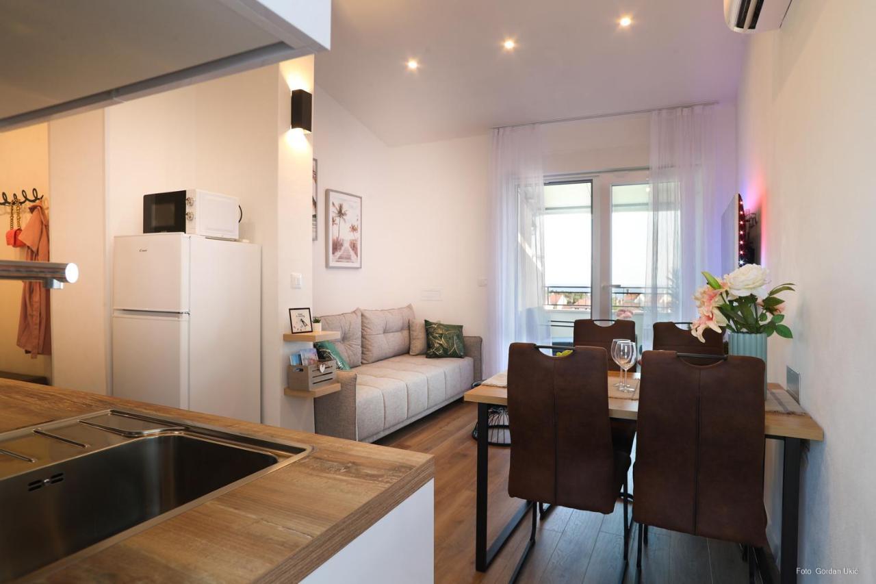 Blue Sky Apartment 罗维尼 外观 照片