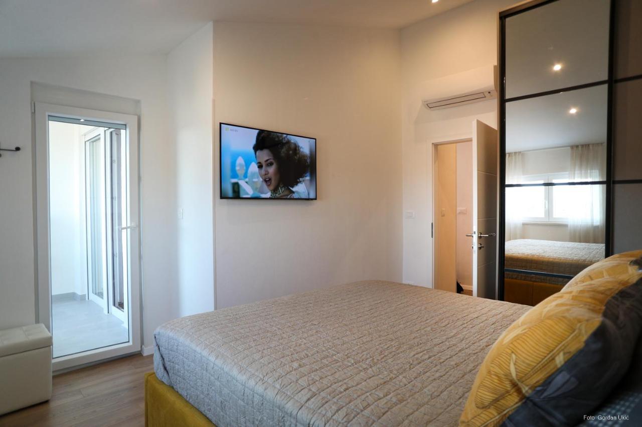 Blue Sky Apartment 罗维尼 外观 照片